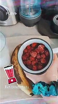 Η Χριστίνα Μπόμπα μας δίνει βήμα-βήμα συνταγή για smoothie που τονώνει τον οργανισμό