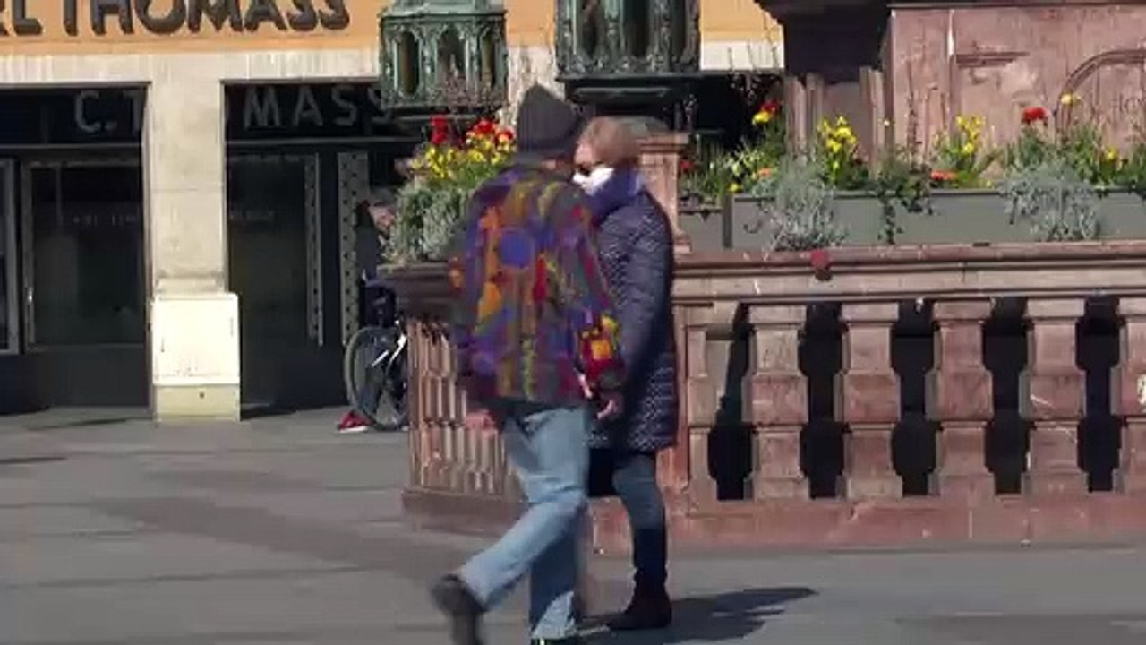 So verteilen sich Keime beim Husten in der Luft