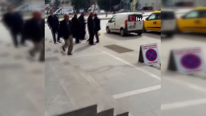 Oturacak bank, açık kahvehane bulamayınca evlerine döndüler