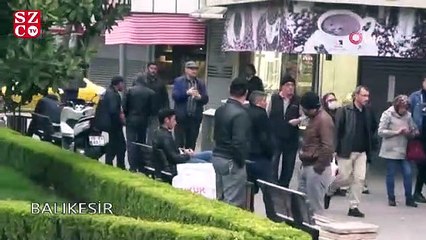 Yurt genelinde bankalar önünde uzun kuyruklar oluştu