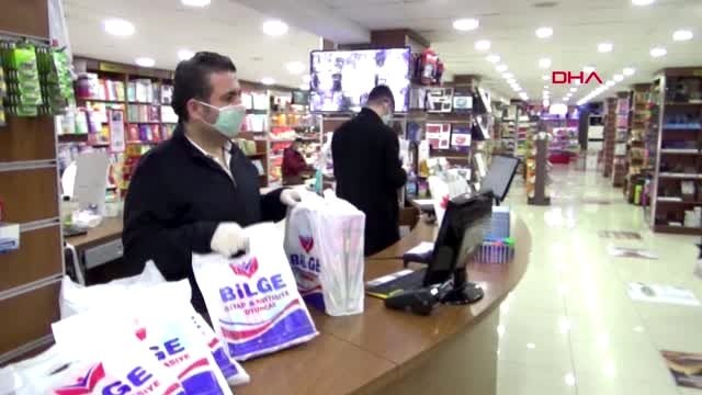 İskenderun'da kırtasiye, siparişle satış yapıyor