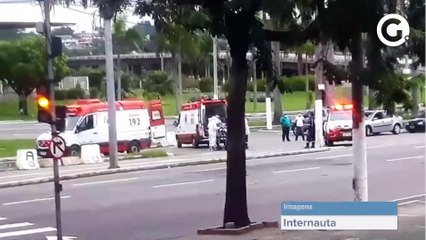 Coronavírus - Socorristas usam roupas especiais e chamam atenção perto da rodoviária em Vitória