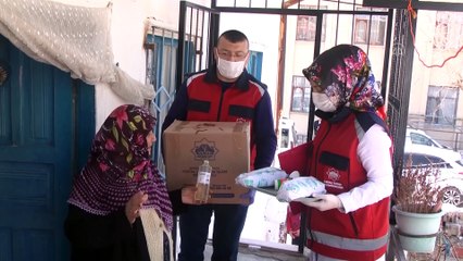 Aksaray Belediyesi 60 yaş ve üstündekilerin ihtiyaçlarını karşılıyor