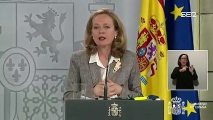 Calviño reconoce una "ralentización significativa" de la economía, pero se escabulle para evitar hablar de crisis