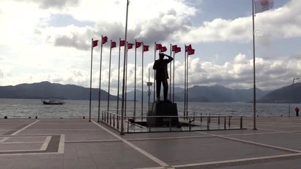 Turizm merkezleri, koronavirüs tedbirleri nedeniyle en sakin günlerini yaşıyor