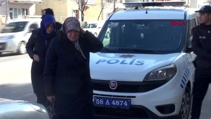 SİVAS 'Polisiz' diyerek aradıkları ev hanımının 20 bin liralık altınını aldılar
