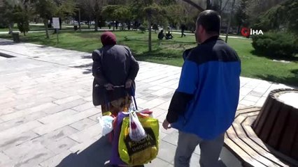 Aksaray'da polis kimlik ve kuyrukta mesafe kontrolü yaptı