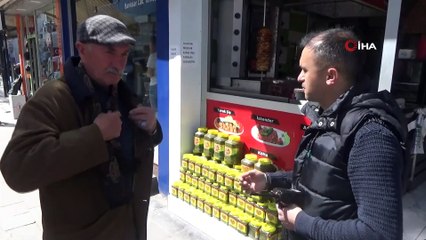 Aksaray’da polis kimlik ve kuyrukta mesafe kontrolü yaptı