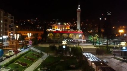 Koronavirüs salgının son bulması için camilerin hoparlöründen dua edildi