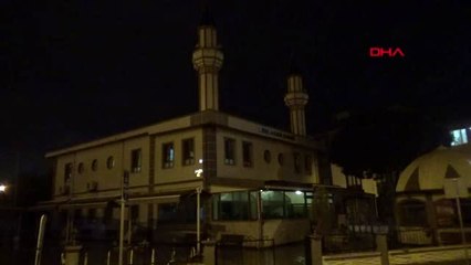 Çanakkale'deki camilerde koronavirüsün son bulması için dua okundu