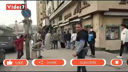 أمن القاهرة يفض سوق العتبة ويرفع الباعة الجائلين للحد من انتشار كورونا