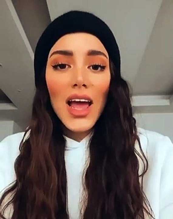 ممثلة لبنانية تغني لأول مرة