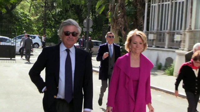 Esperanza Aguirre y su marido reciben el alta hospitalaria