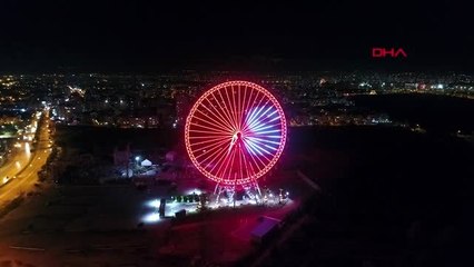 ANTALYA Sağlıkçılara dönme dolaptan mesaj