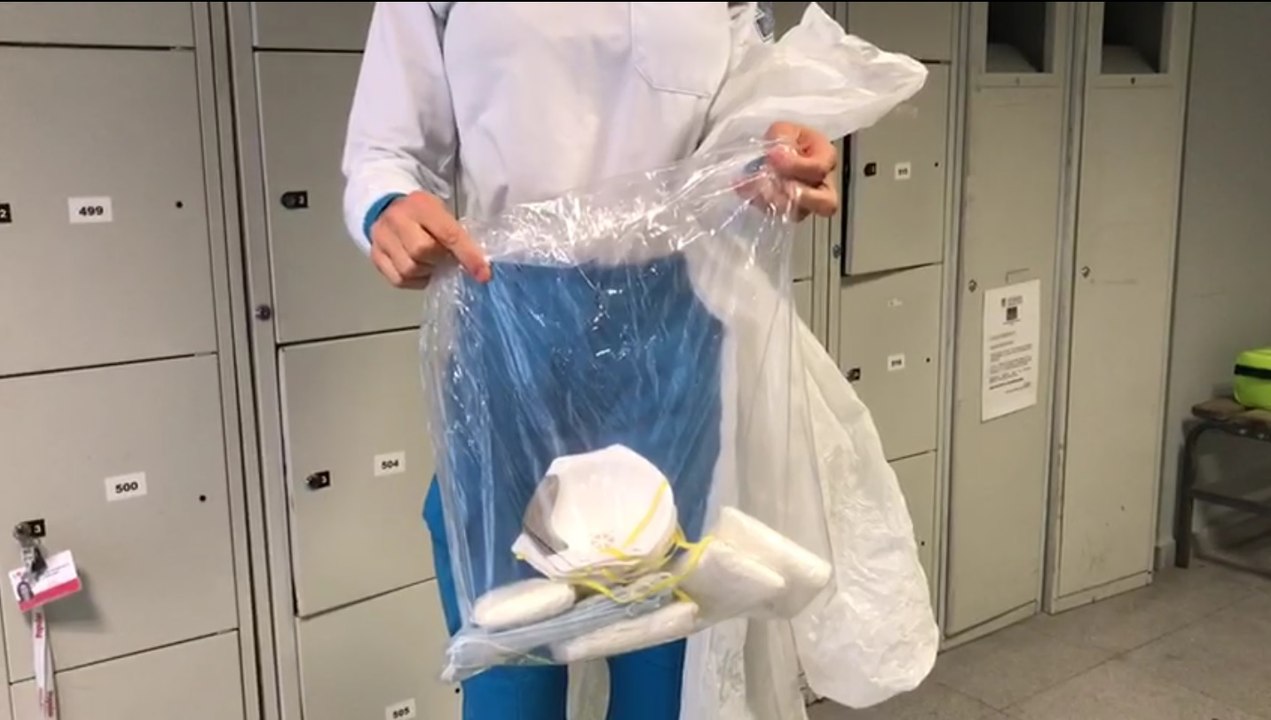 Trabajadores de Summa 112 denuncian que los EPIs de protección están rotos y sin homologar