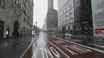 Nadie mira los luminosos de Times Square, Nueva York se queda en casa