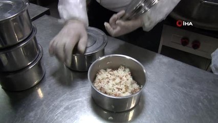 Ataşehir'de 65 yaş üstüne evde sıcak yemek ve ekmek desteği