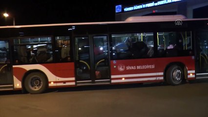 Eğitim için İrlanda'da olan öğrencilerden 305'i geldi (2) - SİVAS