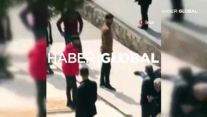 Bir anda fenalaşarak yere  yığıldı... Virüs endişesiyle kimse yanına yaklaşamadı