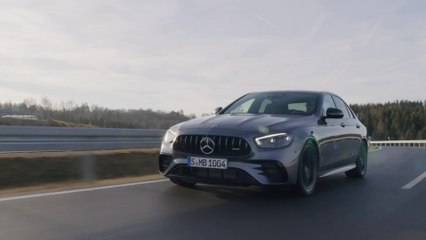 The new Mercedes-Benz AMG E 53 Limousine Driving Video
