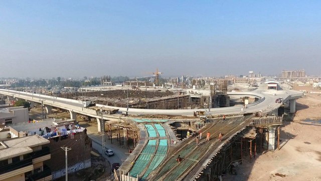 Pakistan’s BRT transport project delayed amid corruption claims