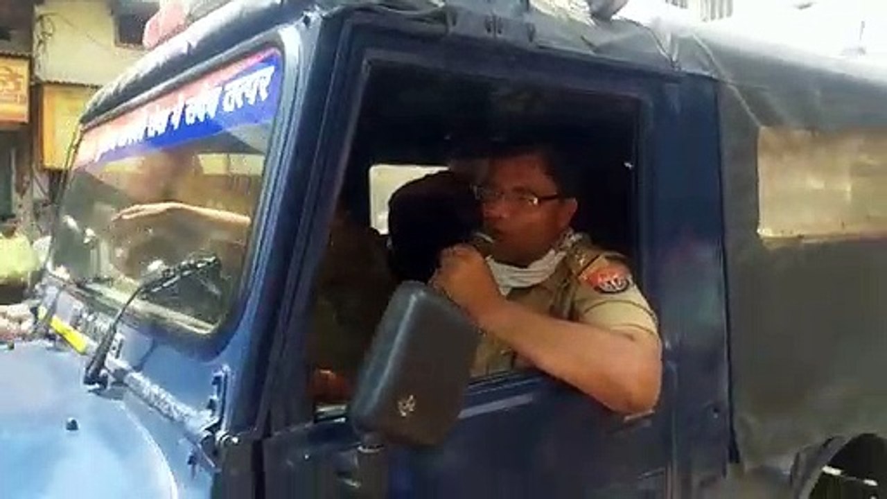 मथुरा: लॉक डाउन के बाद पुलिस ने की जनता से अपील, घर से न निकले बाहर