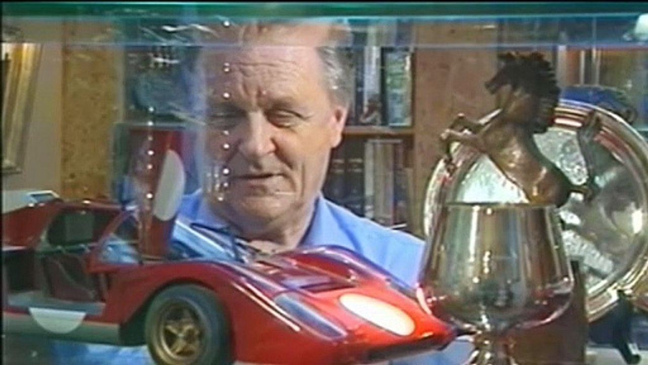 Albert Uderzo, le dessinateur d'Astérix, est décédé à l'âge de 92 ans "d'une crise cardiaque sans lien avec le coronavirus", annonce sa famille