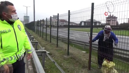Otoyolun ortasında adres soran kadını polis ekipleri evine bıraktı
