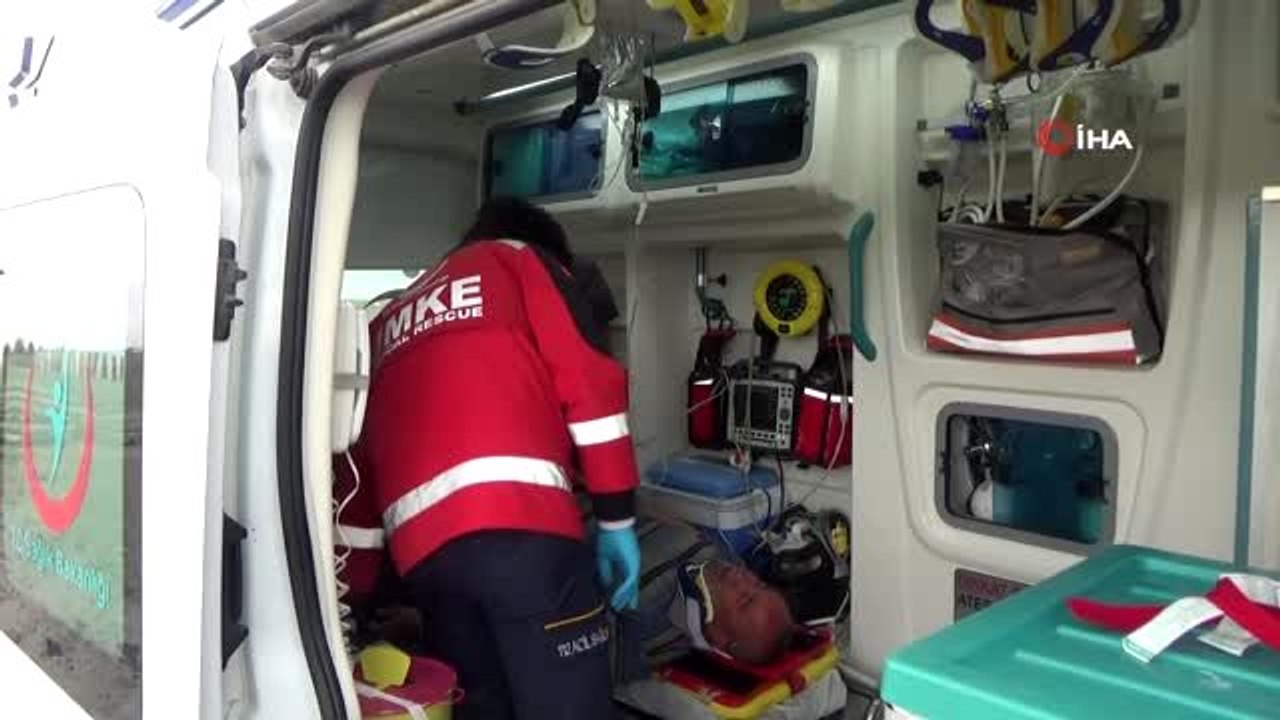 Tomruk yüklü kamyon devrildi: 1 yaralı