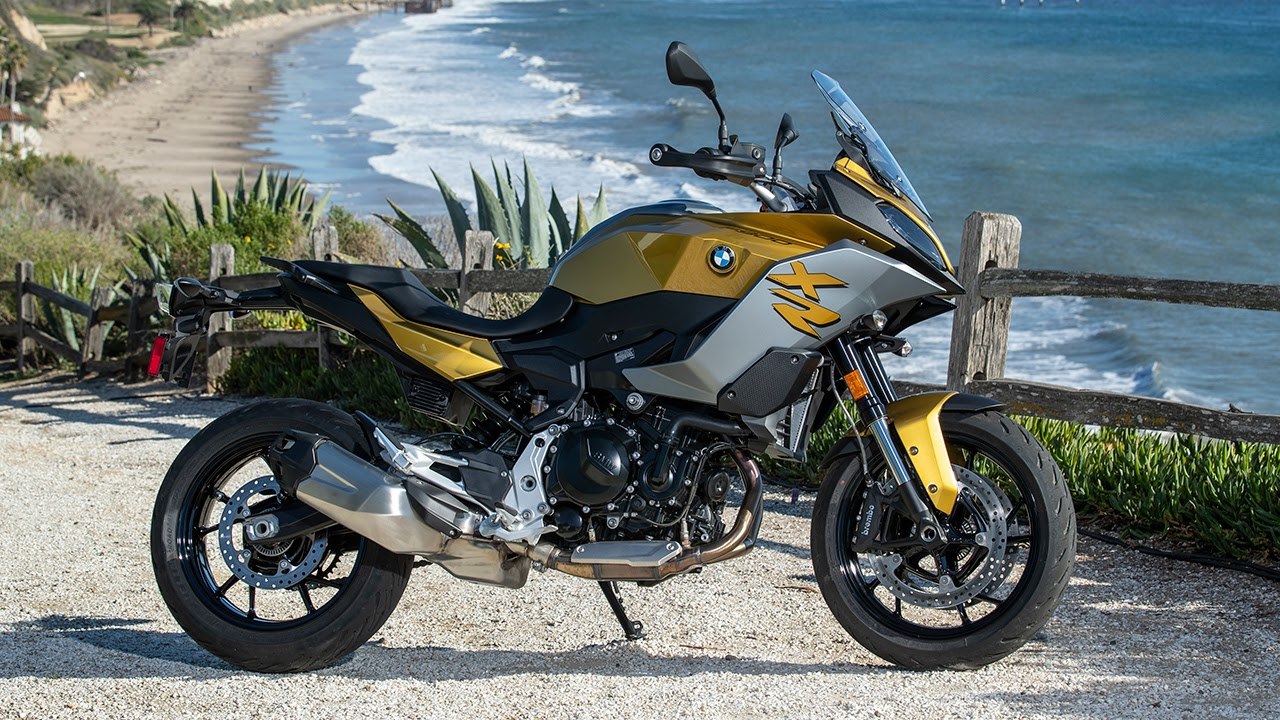 2020 BMW F 900 XR Review | MC Commute