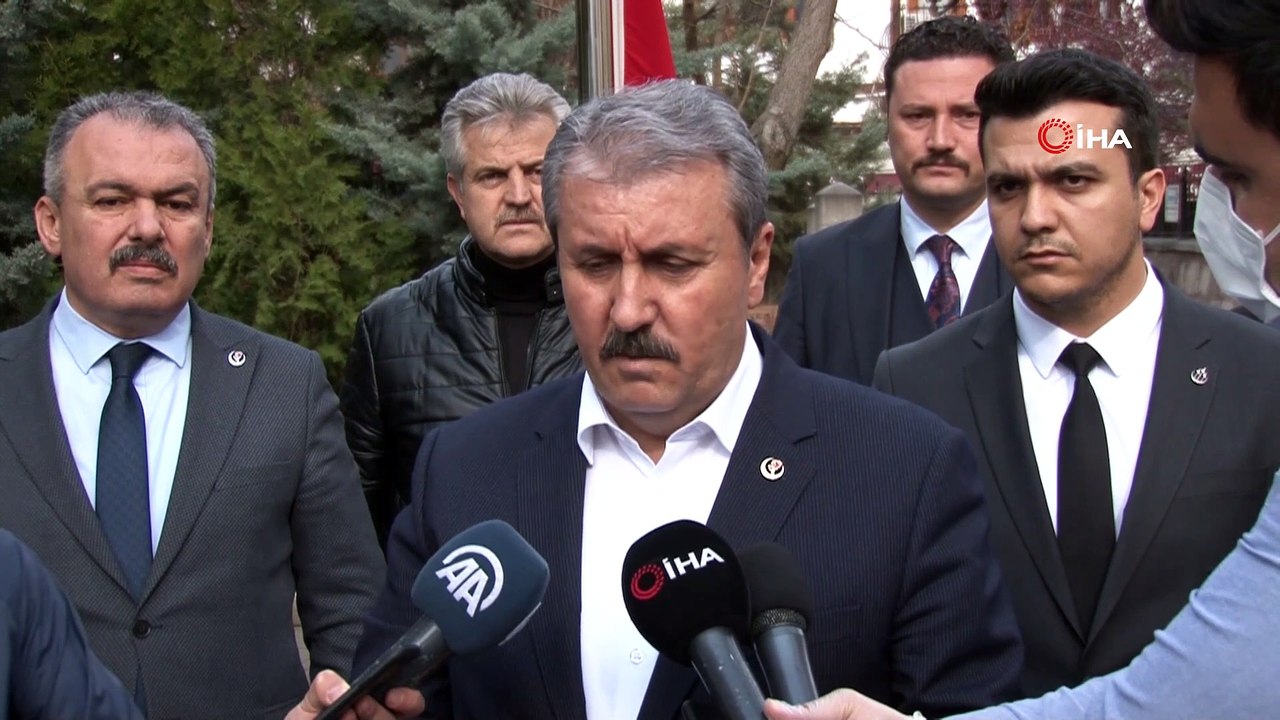 Merhum Muhsin Yazıcıoğlu'nu kabri başında andı