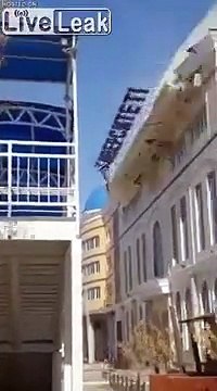 Tempête : ces toits d'immeubles s'envolent à cause du vent