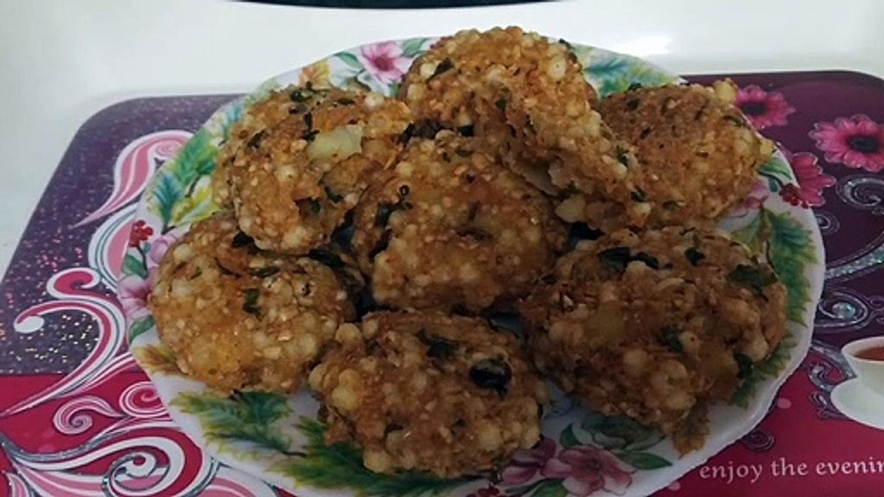 Crispy Sabudana Vada recipe नवरात्रि स्पेशल कुरकुरे फलाहारी साबुदाने के वड़े