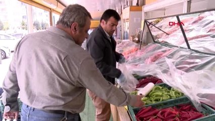 ADIYAMAN Marketlerde mesafe uygulaması ve ürün seçme yasağı başladı