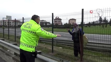 Otoyolun ortasında adres soran kadını polis ekipleri evine bıraktı