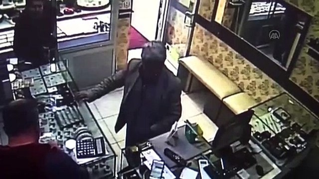 Sahte altın dişle kuyumcu dolandıran kişi yakalandı - ANTALYA