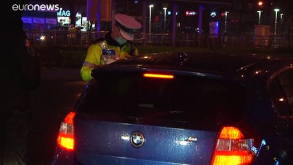 Egyre több kormány vezet be kijárási tilalmat Európa keleti felén