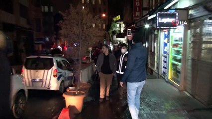 Beyoğlu’nda yasağa uymayan iki derneğe baskın: 20 gözaltı