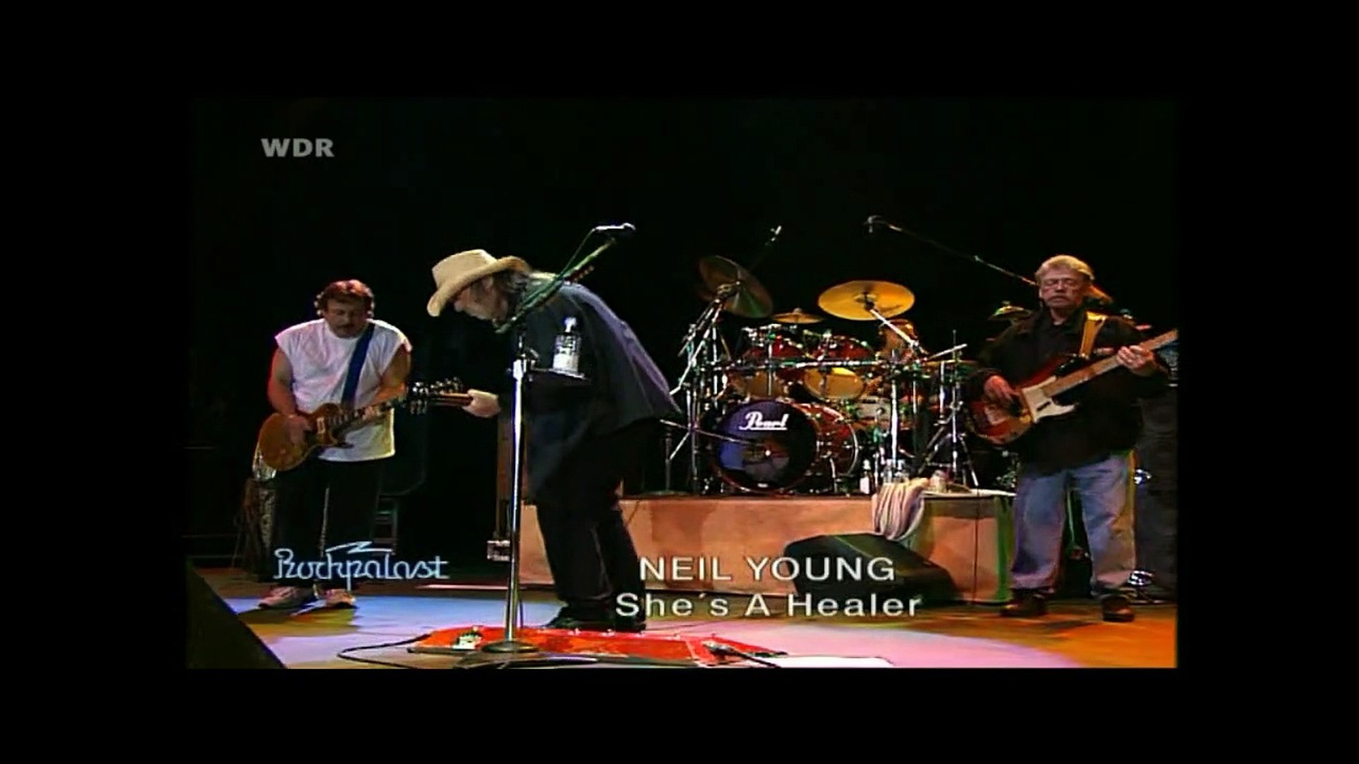 NEIL YOUNG - She's Healer