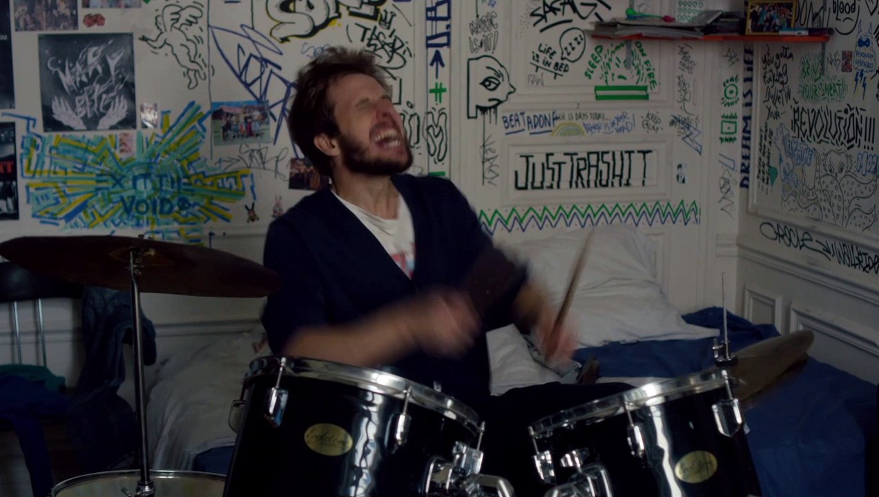 THE NIGHT EATS THE WORLD Clip - Drums