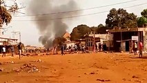 Affrontements entre manifestants et contre-manifestants à Sonfonia