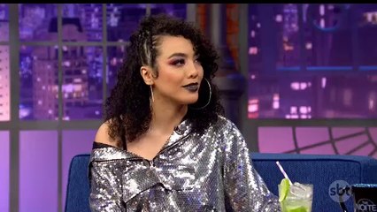 Atriz protagonista de "Betty A Feia em Nova York", Elyffer Torres no The Noite (12/03/2020) (01h45) | SBT 2020
