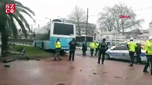Aksaray'da otobüs tramvay yoluna girdi