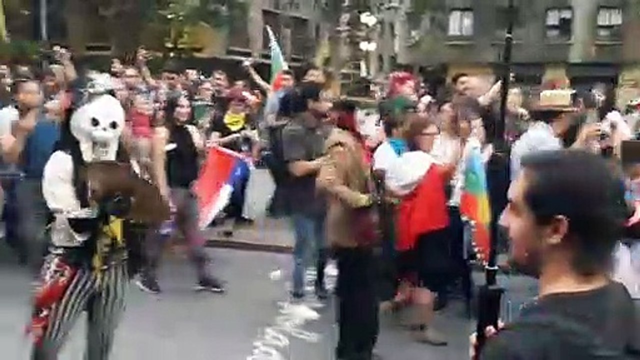 Manifestaciones en Chile 2019, dia 22 en el oasis, Noviembre 9
