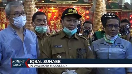 Relawan Semprot Disinfektan Di Rumah Ibadah Dan Jalanan