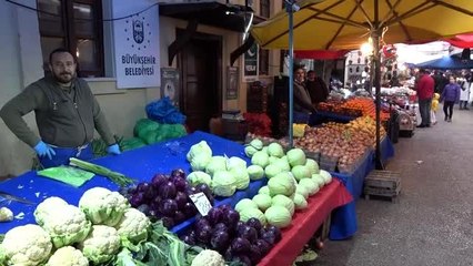 Bursa'nın tarihi pazarı bomboş kaldı