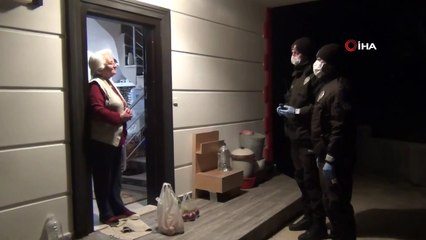 Ayvalık’ta Öznur Teyze’nin yardımına gece bekçileri koştu