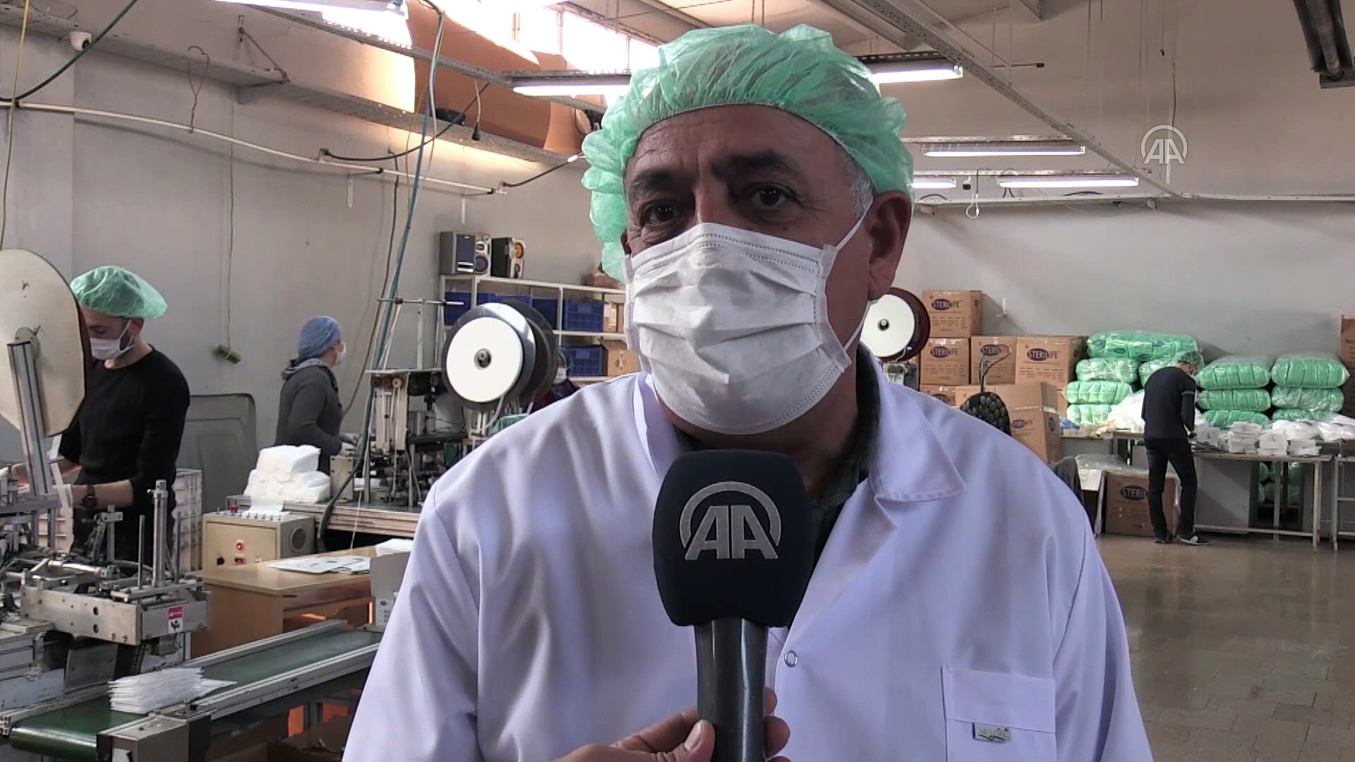 Yozgat'taki firma, Sağlık Bakanlığı için günde 300 bin tek kullanımlık maske  üretiyor - Dailymotion Video