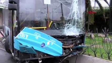 İstanbul'da otobüs tramvay yoluna girdi