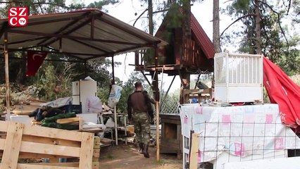 Corona virüsünden kaçıp yaptıkları ağaç eve sığındılar